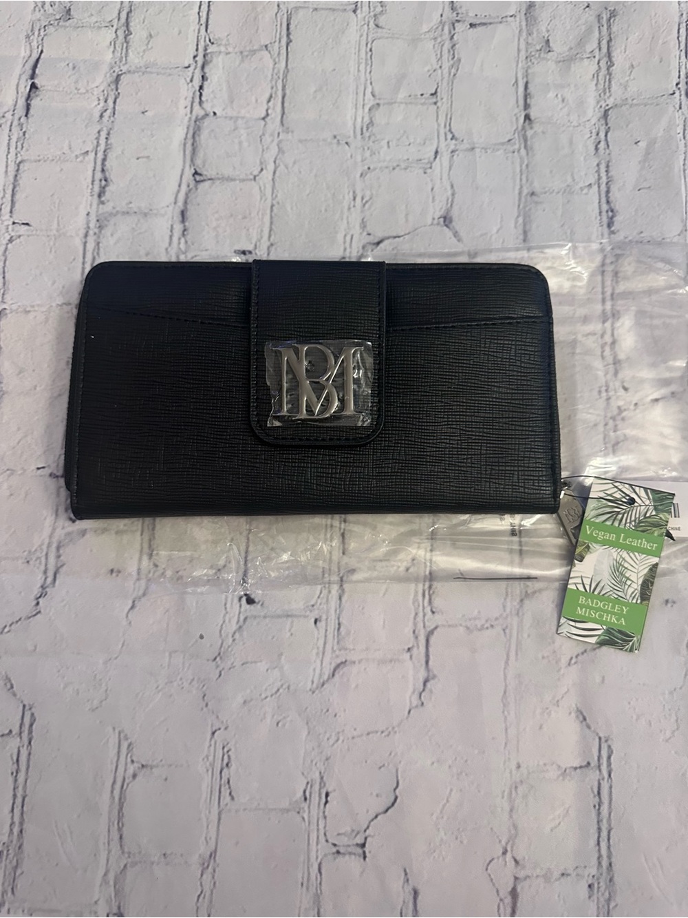 NWT - Badgley Mischka Black Vegan Leather Zip around wallet